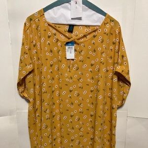 Yellow Daisy Short Sleeve Crisscross Top